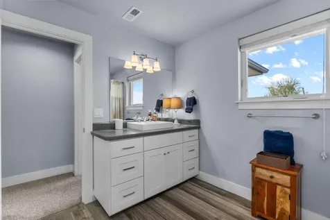 1726 SW 27th Street Redmond OR 97756