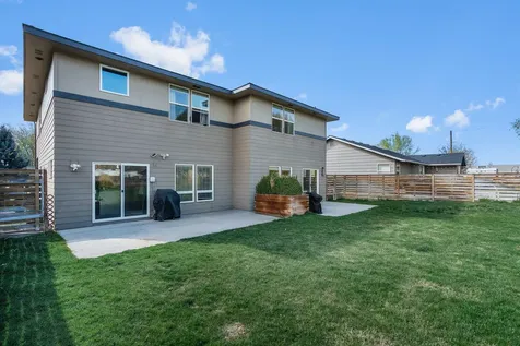 1726 SW 27th Street Redmond OR 97756