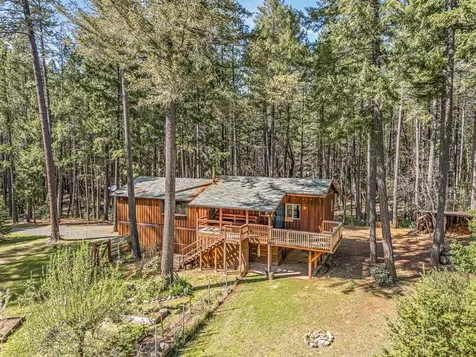 707 Mcmullen Creek Road Selma OR 97538