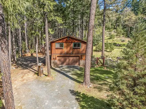 707 Mcmullen Creek Road Selma OR 97538