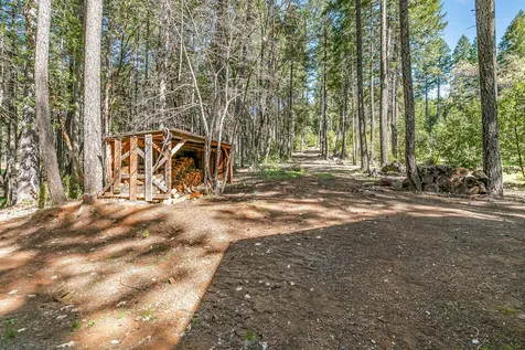 707 Mcmullen Creek Road Selma OR 97538