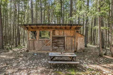 707 Mcmullen Creek Road Selma OR 97538