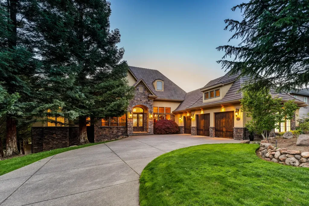 5637 Saddle Ridge Drive Medford OR 97504