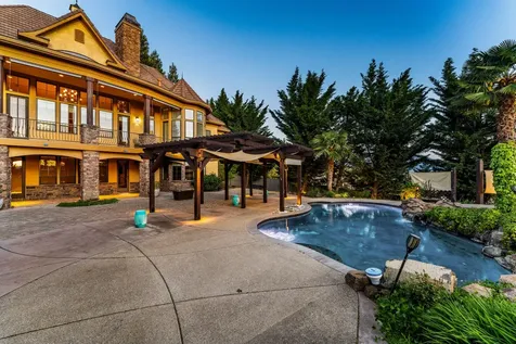 5637 Saddle Ridge Drive Medford OR 97504