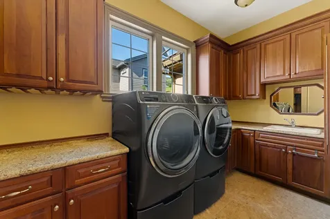 5637 Saddle Ridge Drive Medford OR 97504
