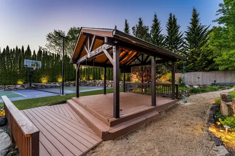 5637 Saddle Ridge Drive Medford OR 97504
