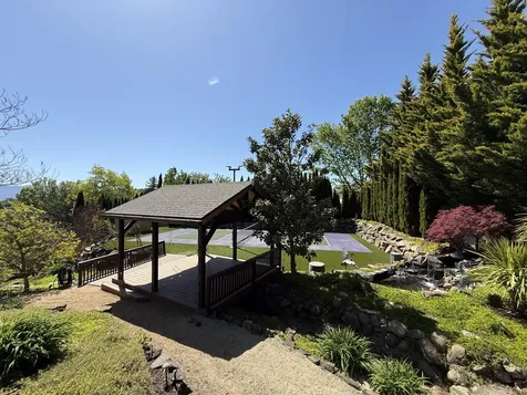 5637 Saddle Ridge Drive Medford OR 97504