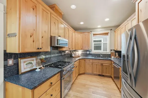 912 E Timber Pine Drive Sisters OR 97759