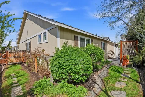 429 NE Petal Court Madras OR 97741