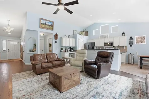 429 NE Petal Court Madras OR 97741