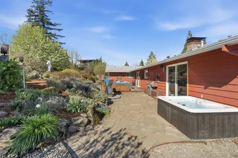 2019 Montello Avenue Hood River OR 97031