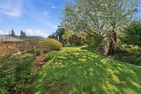 2019 Montello Avenue Hood River OR 97031