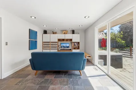 2019 Montello Avenue Hood River OR 97031