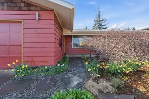 2019 Montello Avenue Hood River OR 97031