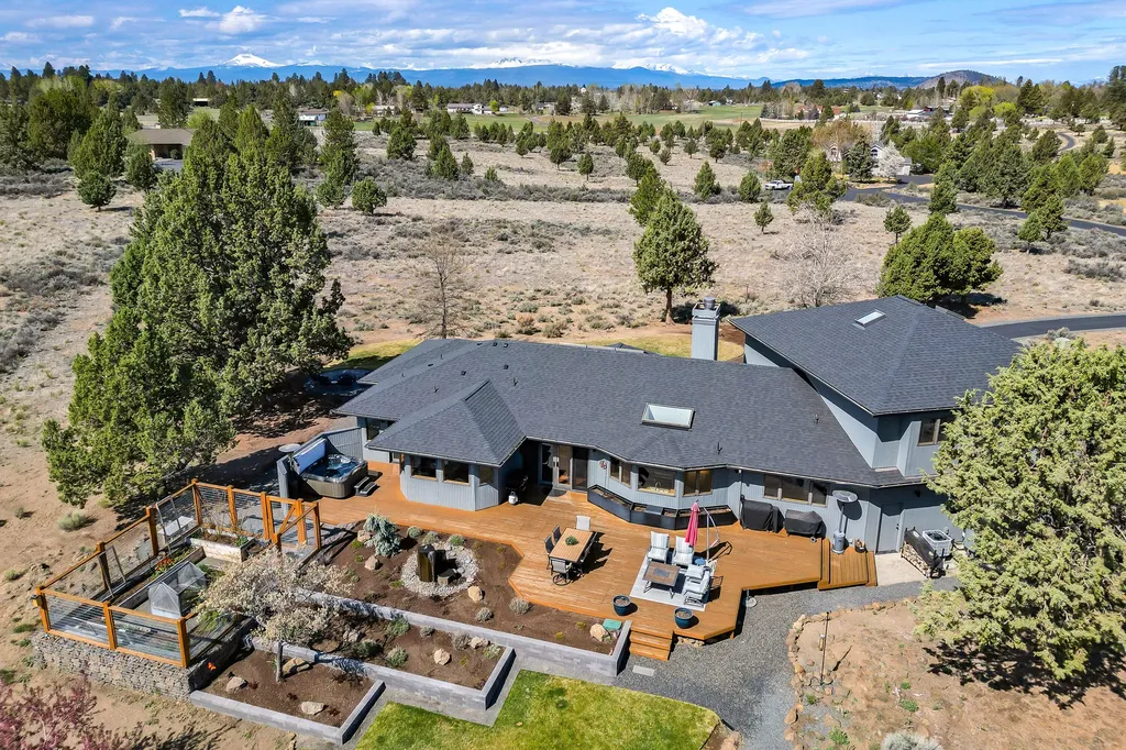 61280 Mountain Breezes Court Bend OR 97702