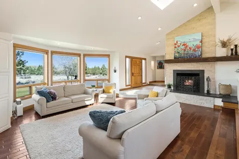 61280 Mountain Breezes Court Bend OR 97702