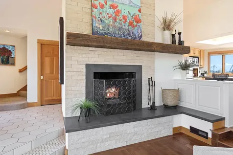 61280 Mountain Breezes Court Bend OR 97702