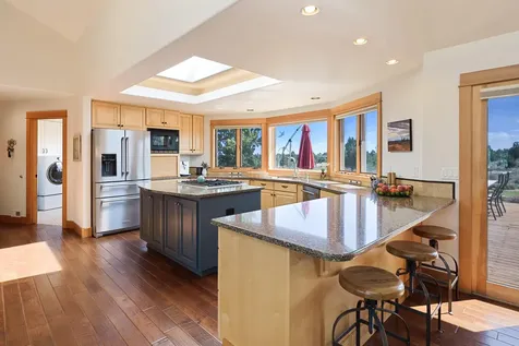 61280 Mountain Breezes Court Bend OR 97702