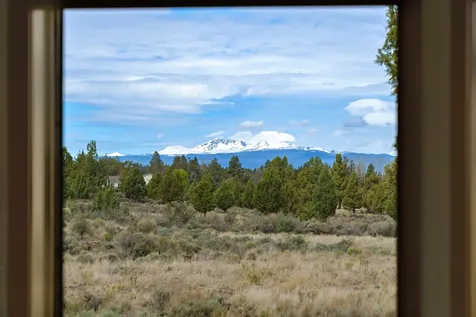 61280 Mountain Breezes Court Bend OR 97702