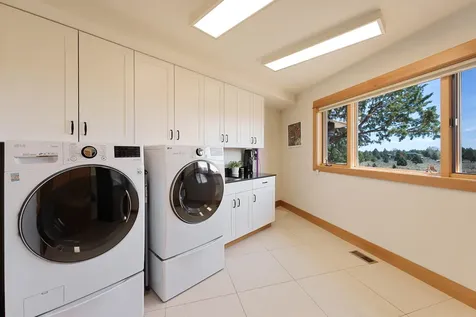61280 Mountain Breezes Court Bend OR 97702