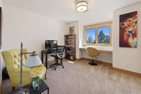 61280 Mountain Breezes Court Bend OR 97702