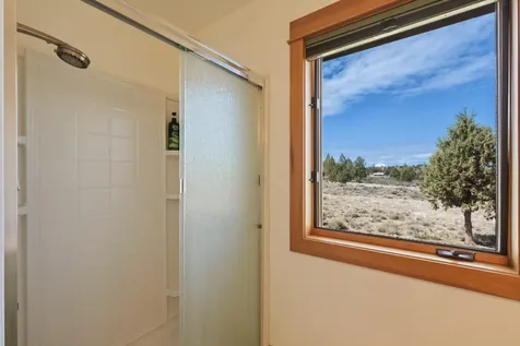 61280 Mountain Breezes Court Bend OR 97702