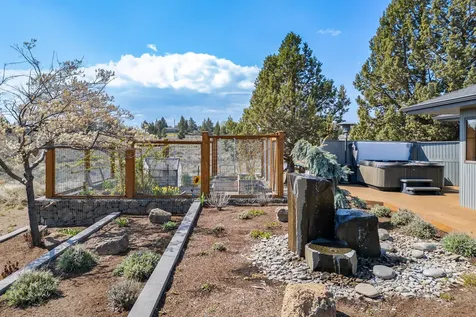 61280 Mountain Breezes Court Bend OR 97702