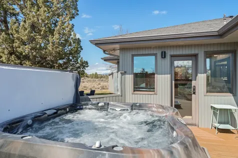 61280 Mountain Breezes Court Bend OR 97702