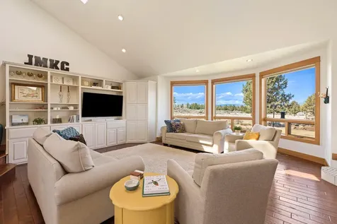 61280 Mountain Breezes Court Bend OR 97702