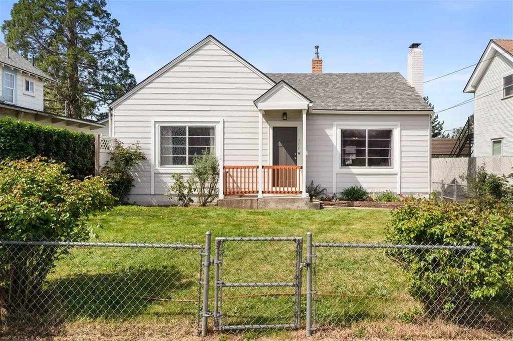 406 Newtown Street Medford OR 97501