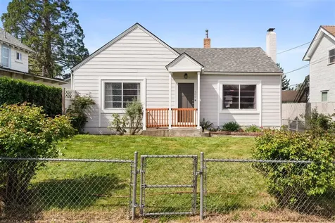 406 Newtown Street Medford OR 97501