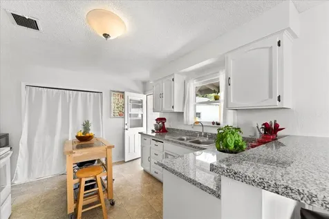 406 Newtown Street Medford OR 97501