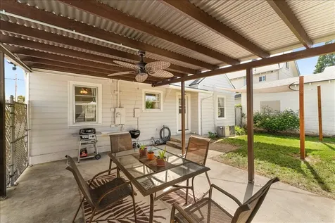 406 Newtown Street Medford OR 97501