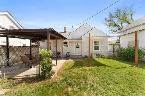 406 Newtown Street Medford OR 97501