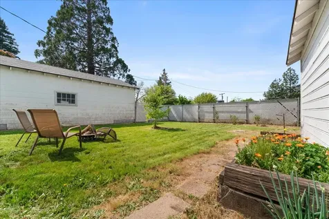 406 Newtown Street Medford OR 97501