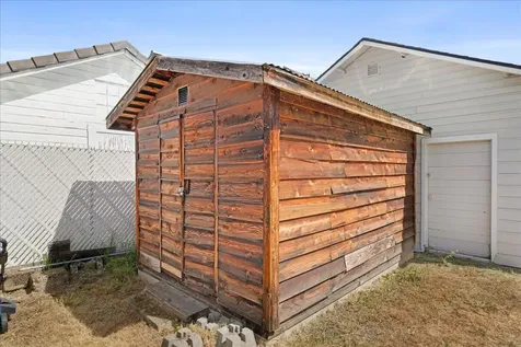 406 Newtown Street Medford OR 97501