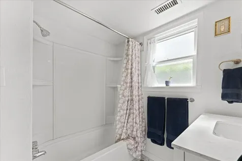 406 Newtown Street Medford OR 97501