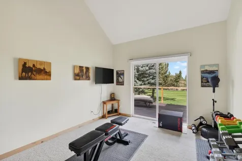 1953 Kingfisher Circle Redmond OR 97756