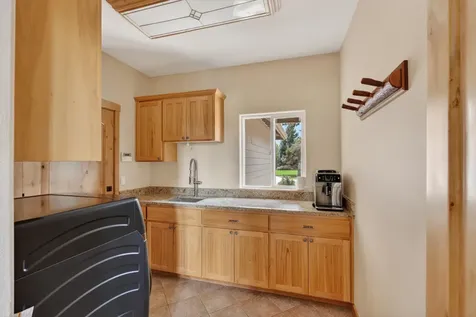 1953 Kingfisher Circle Redmond OR 97756