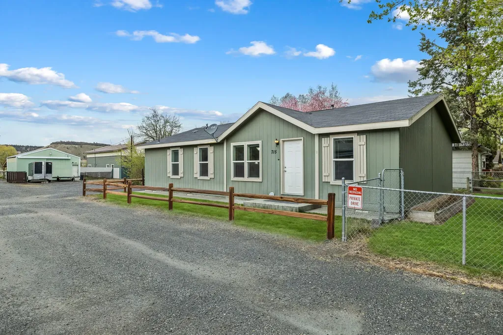 715 S Main Street Prineville OR 97754