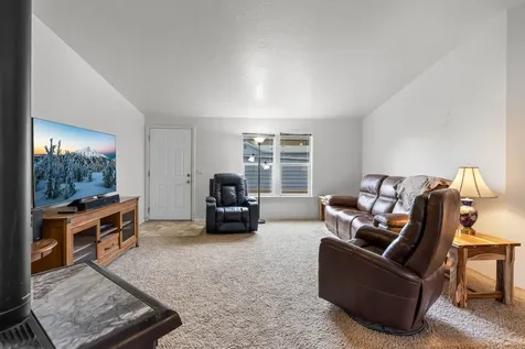 715 S Main Street Prineville OR 97754
