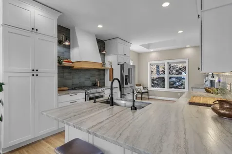 3042 NW Colonial Drive Bend OR 97703