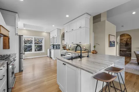 3042 NW Colonial Drive Bend OR 97703