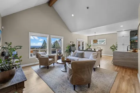 3042 NW Colonial Drive Bend OR 97703