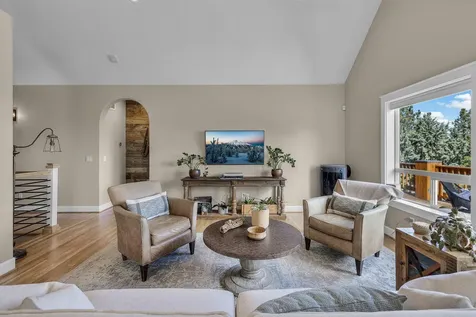 3042 NW Colonial Drive Bend OR 97703
