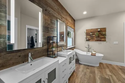 3042 NW Colonial Drive Bend OR 97703