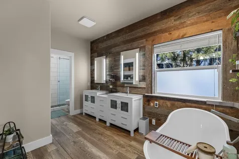 3042 NW Colonial Drive Bend OR 97703