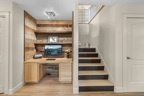 3042 NW Colonial Drive Bend OR 97703