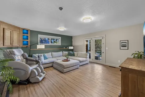 3042 NW Colonial Drive Bend OR 97703