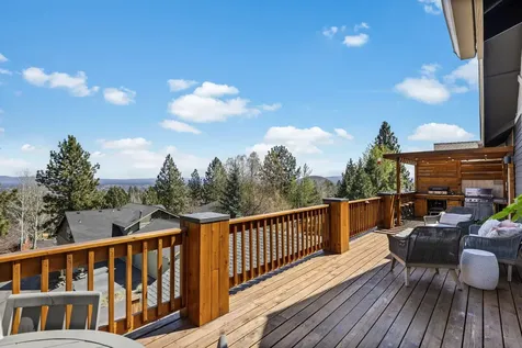 3042 NW Colonial Drive Bend OR 97703